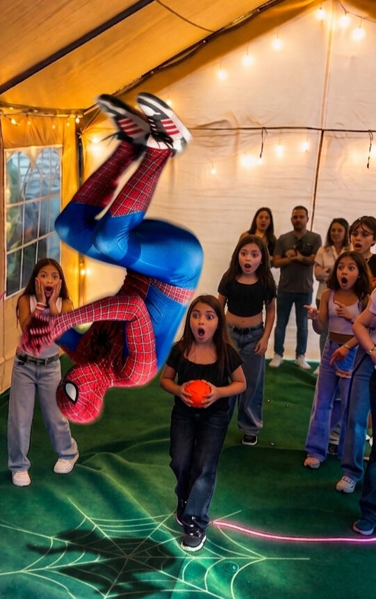 SHOW SPIDERMAN SHOW SPIDERMAN